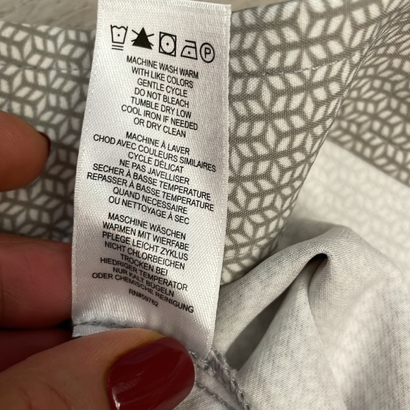 Adrianna Papell Gray & White Print Elastic Waist Pull On Straight Leg Pants 12 - Picture 11 of 11